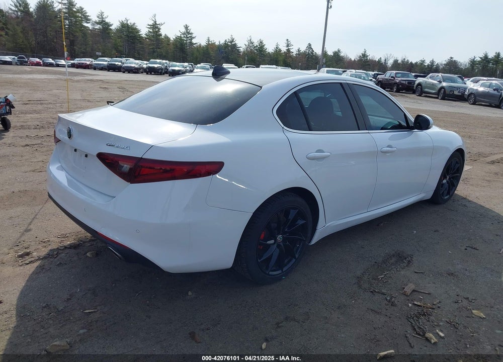 2017 ALFA ROMEO GIULIA RWD VIN: ZARFAEBN1H7556386