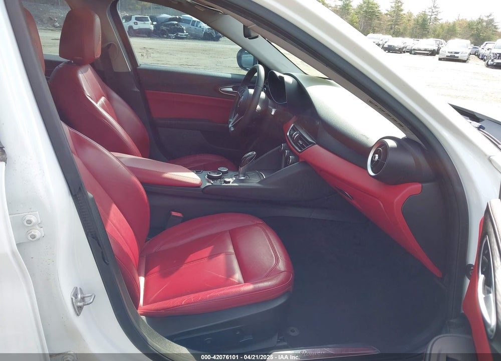2017 ALFA ROMEO GIULIA RWD VIN: ZARFAEBN1H7556386
