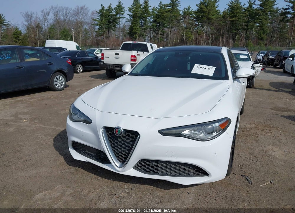 2017 ALFA ROMEO GIULIA RWD VIN: ZARFAEBN1H7556386