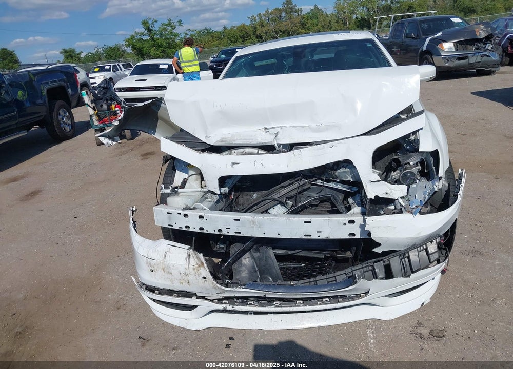 2018 CHRYSLER 300 VIN: 2C3CCABG2JH240298