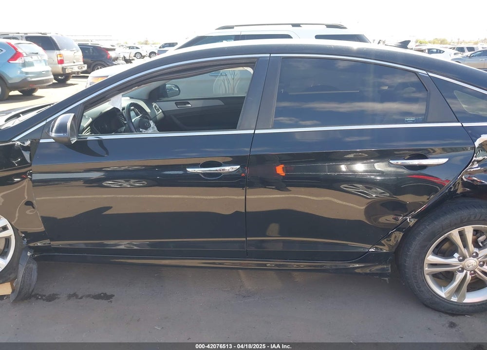 2019 HYUNDAI SONATA VIN: 5NPE34AF8KH739095