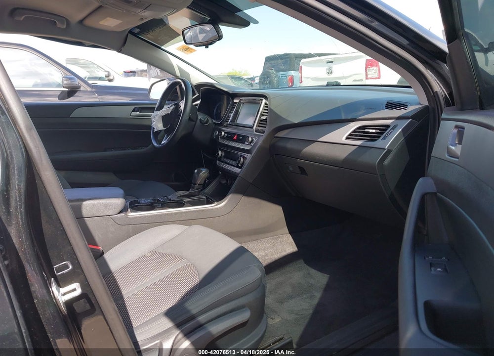 2019 HYUNDAI SONATA VIN: 5NPE34AF8KH739095