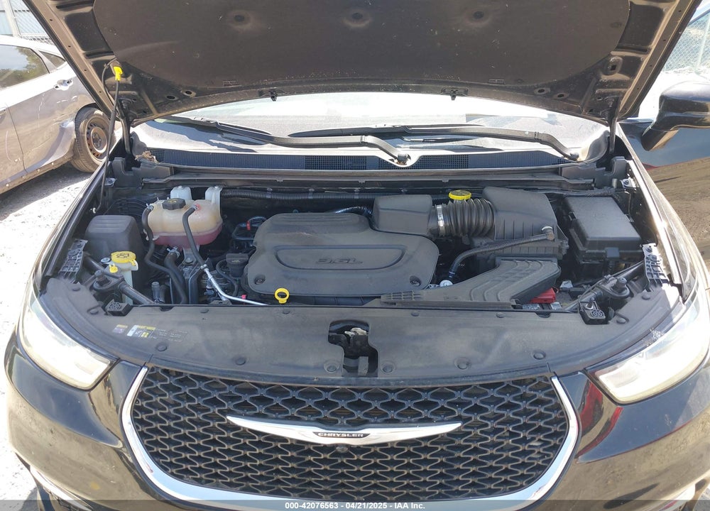 2022 CHRYSLER PACIFICA TOURING L VIN: 2C4RC1BG8NR114016