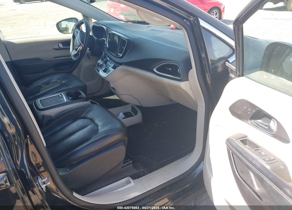 2022 CHRYSLER PACIFICA TOURING L VIN: 2C4RC1BG8NR114016