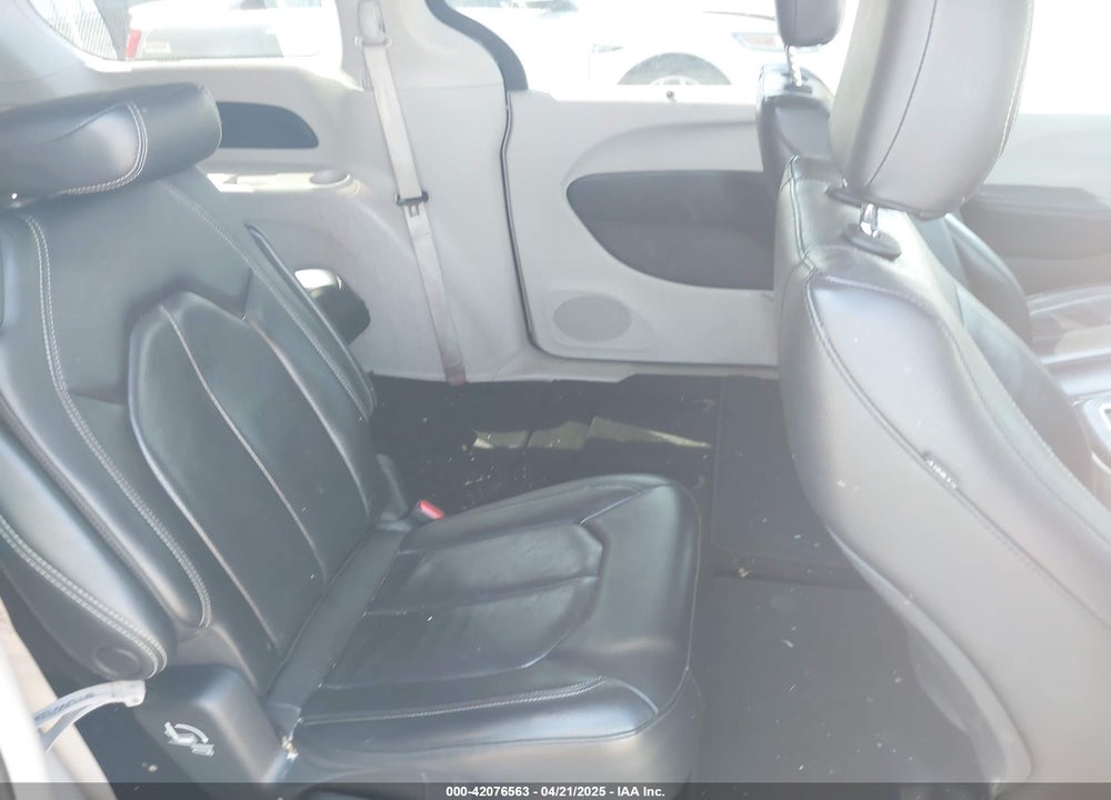 2022 CHRYSLER PACIFICA TOURING L VIN: 2C4RC1BG8NR114016