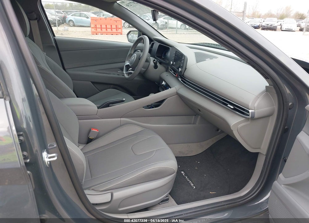 2025 HYUNDAI ELANTRA SEL SPORT VIN: KMHLM4DG4SU956654