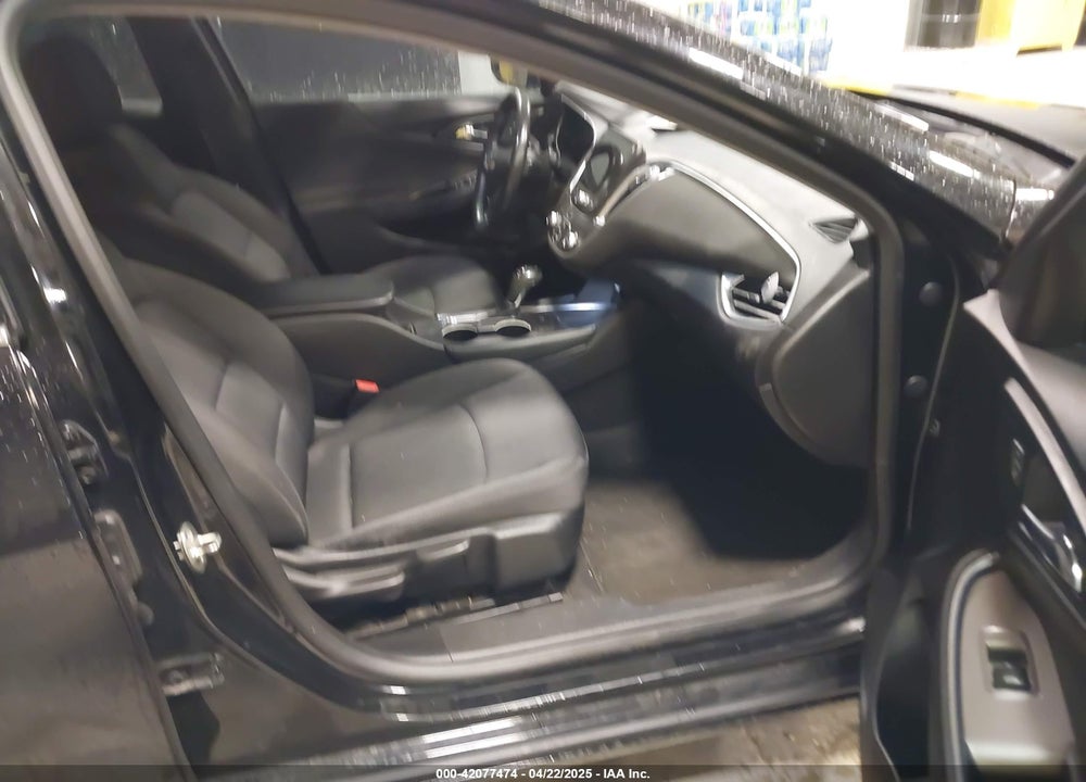 2018 CHEVROLET MALIBU LT VIN: 1G1ZD5ST8JF114013
