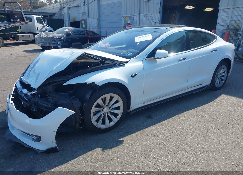 2016 TESLA MODEL S VIN: 5YJSA1E26GF147327