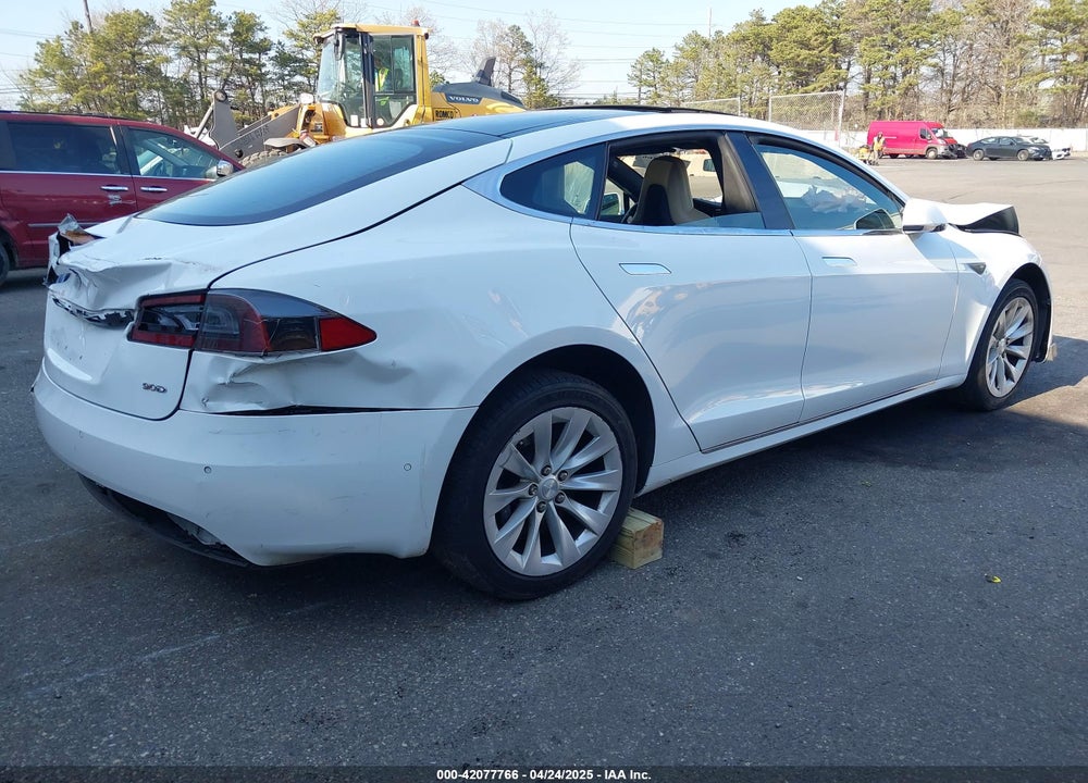 2016 TESLA MODEL S VIN: 5YJSA1E26GF147327