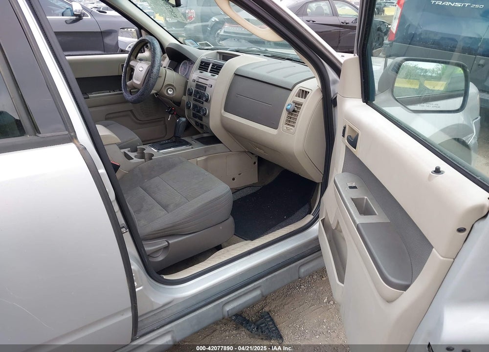 2009 FORD ESCAPE VIN: 1FMCU93709KB63517