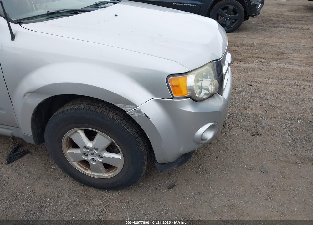 2009 FORD ESCAPE VIN: 1FMCU93709KB63517