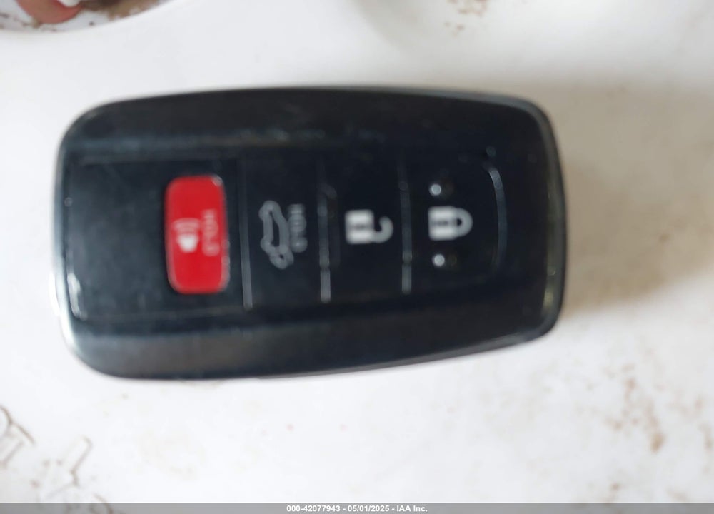 2019 TOYOTA RAV4 XLE VIN: 2T3W1RFV1KW043291