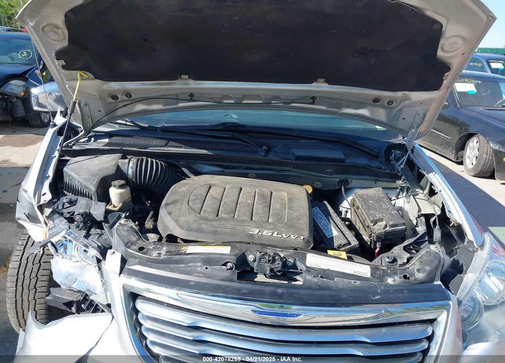 2011 CHRYSLER TOWN & COUNTRY TOURING-L VIN: 2A4RR8DG8BR712567