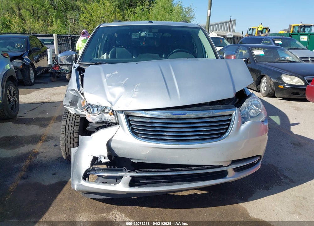 2011 CHRYSLER TOWN & COUNTRY TOURING-L VIN: 2A4RR8DG8BR712567