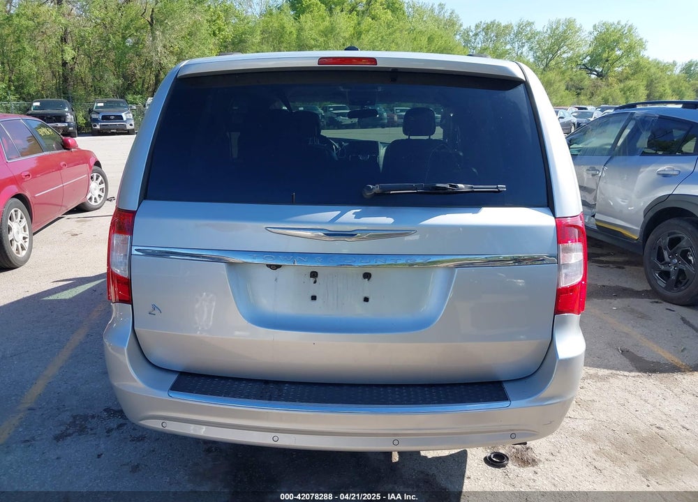 2011 CHRYSLER TOWN & COUNTRY TOURING-L VIN: 2A4RR8DG8BR712567