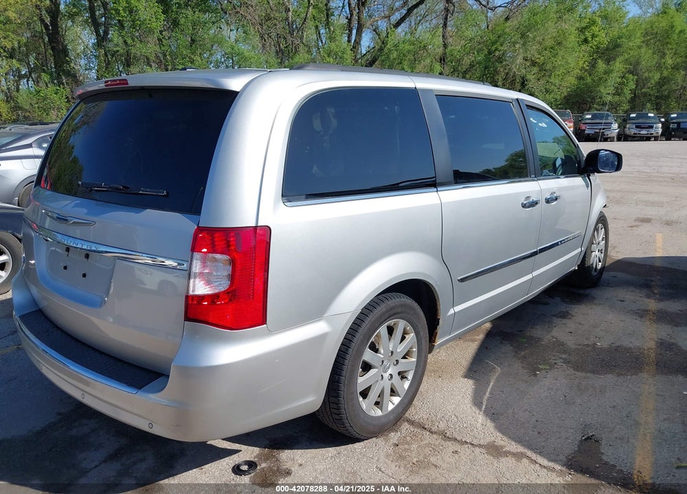 2011 CHRYSLER TOWN & COUNTRY TOURING-L VIN: 2A4RR8DG8BR712567