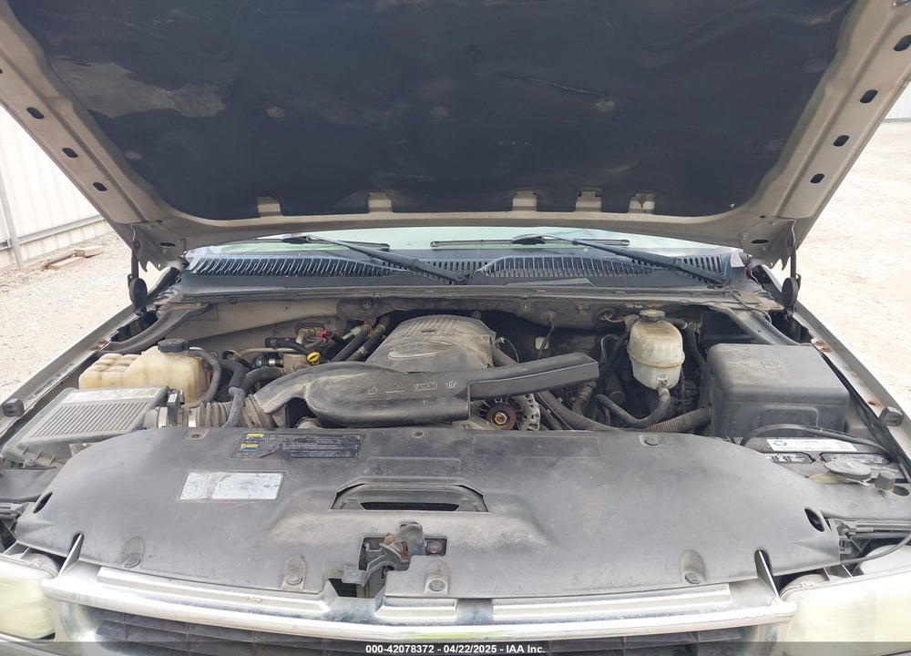 2004 CHEVROLET SUBURBAN 1500 LT VIN: 1GNEC16Z34J268718