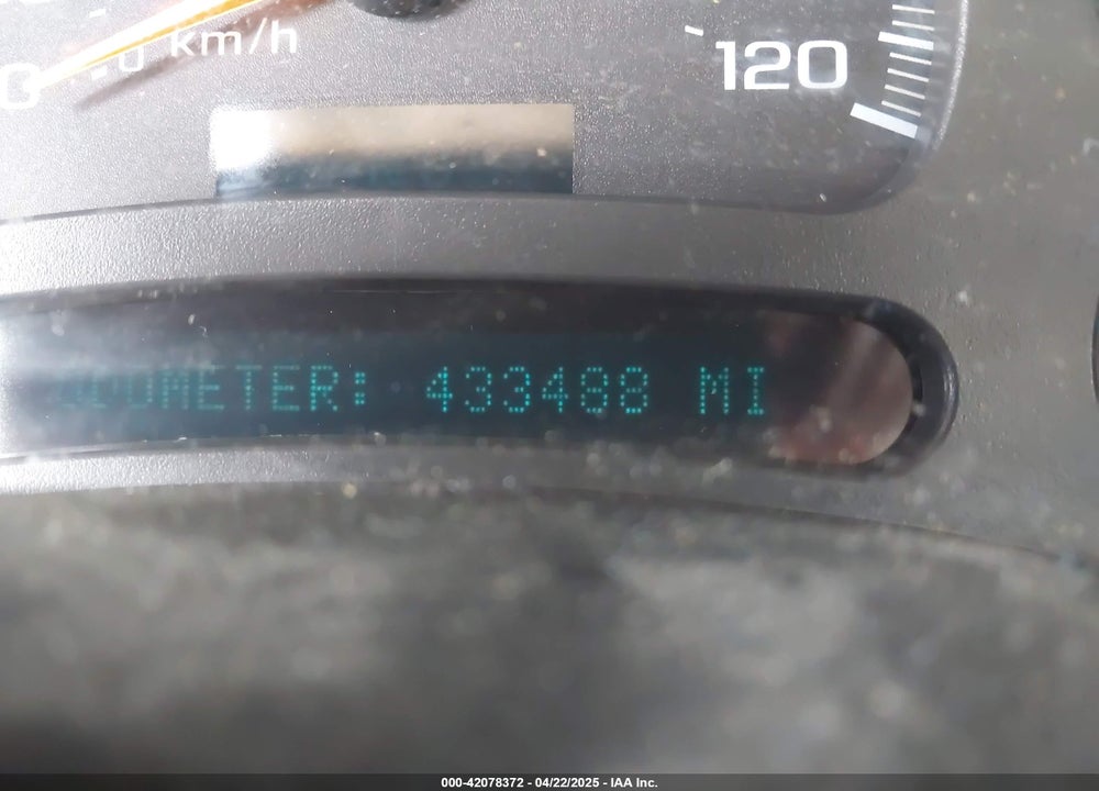 2004 CHEVROLET SUBURBAN 1500 LT VIN: 1GNEC16Z34J268718