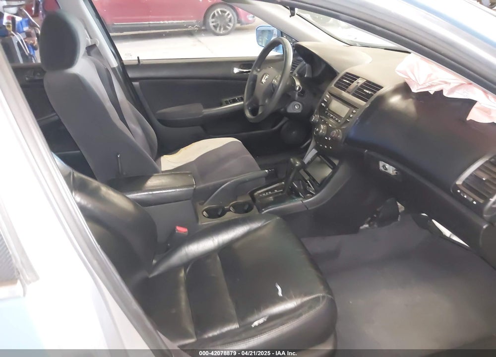 2004 HONDA ACCORD 2.4 EX VIN: JHMCM56684C020543