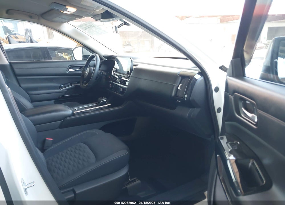 2022 NISSAN PATHFINDER SV 2WD VIN: 5N1DR3BA5NC238362