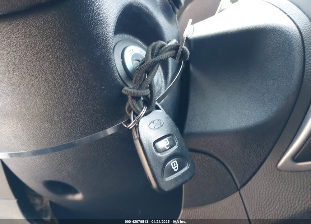 2011 HYUNDAI TUCSON GLS VIN: KM8JU3AC0BU207207