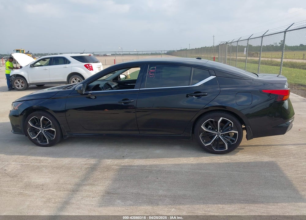 2024 NISSAN ALTIMA SR FWD VIN: 1N4BL4CV1RN424324