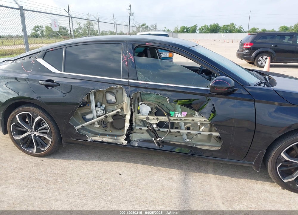 2024 NISSAN ALTIMA SR FWD VIN: 1N4BL4CV1RN424324