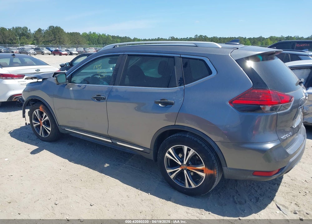 2017 NISSAN ROGUE VIN: 5N1AT2MT0HC884605