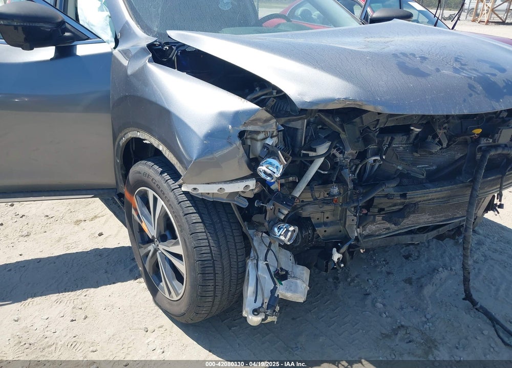2017 NISSAN ROGUE VIN: 5N1AT2MT0HC884605