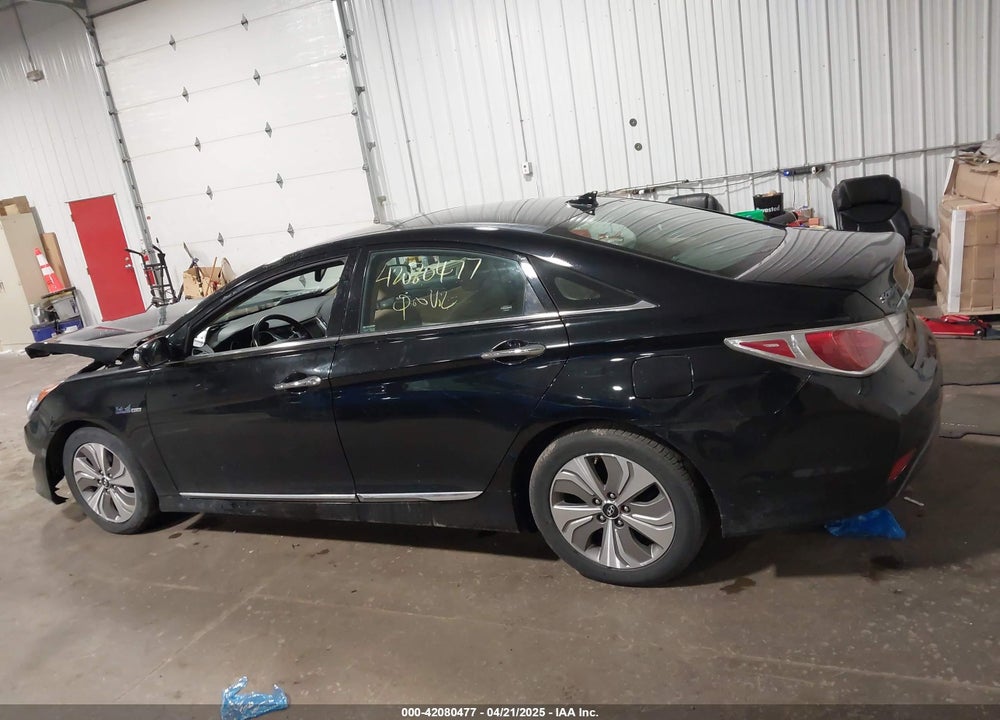 2015 HYUNDAI SONATA VIN: KMHEC4A46FA120728