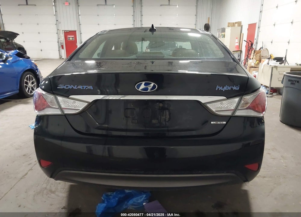 2015 HYUNDAI SONATA VIN: KMHEC4A46FA120728