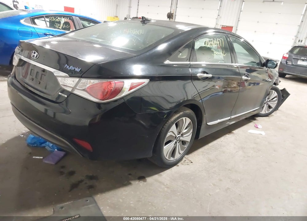 2015 HYUNDAI SONATA VIN: KMHEC4A46FA120728