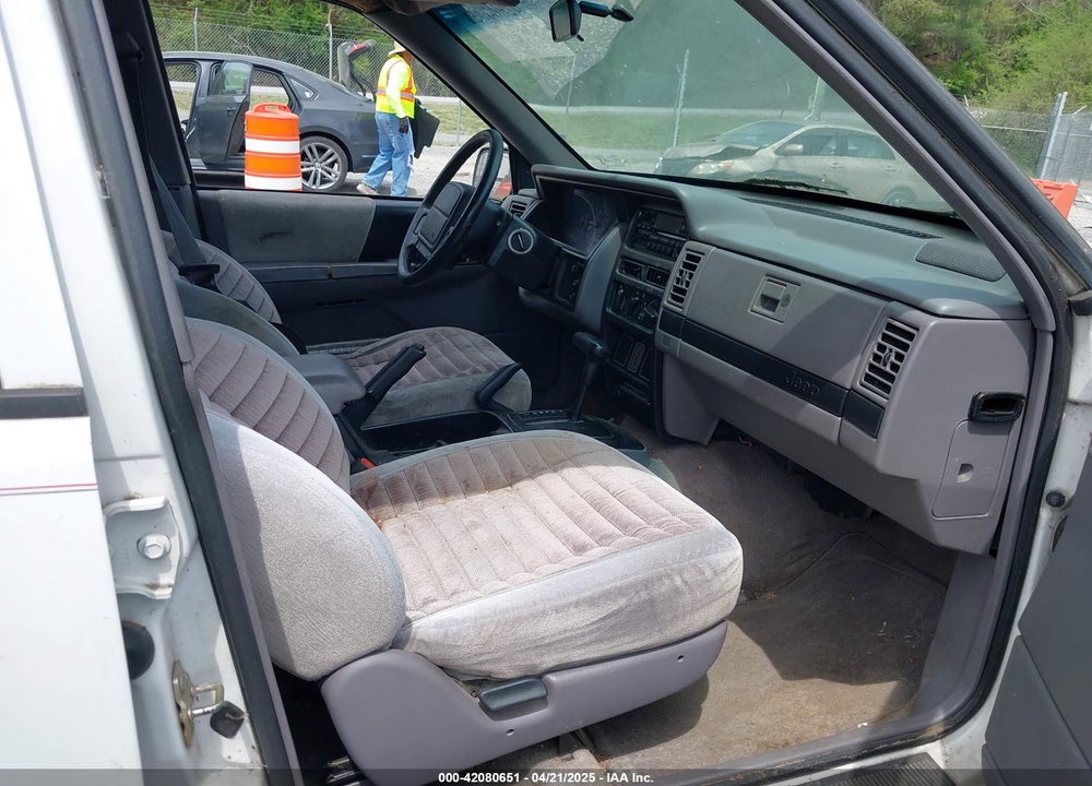 1995 JEEP GRAND CHEROKEE LAREDO VIN: 1J4GZ58S5SC570398