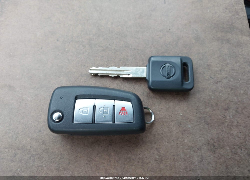 2018 NISSAN ROGUE VIN: KNMAT2MT2JP568299