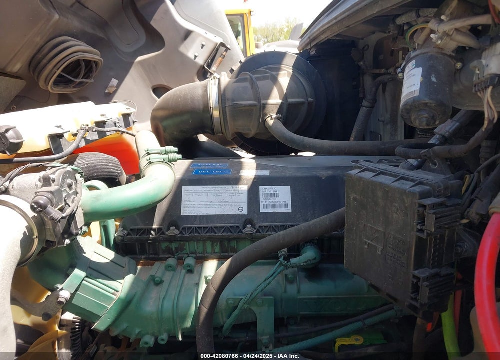 2023 VOLVO VNR VIN: 4V4WC9EH7PN618941