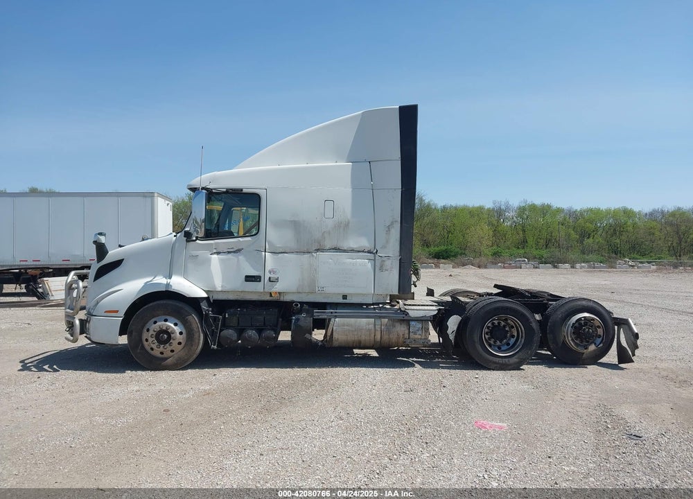 2023 VOLVO VNR VIN: 4V4WC9EH7PN618941