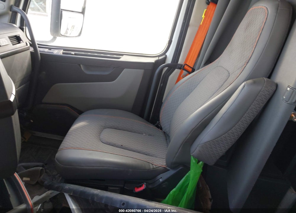 2023 VOLVO VNR VIN: 4V4WC9EH7PN618941