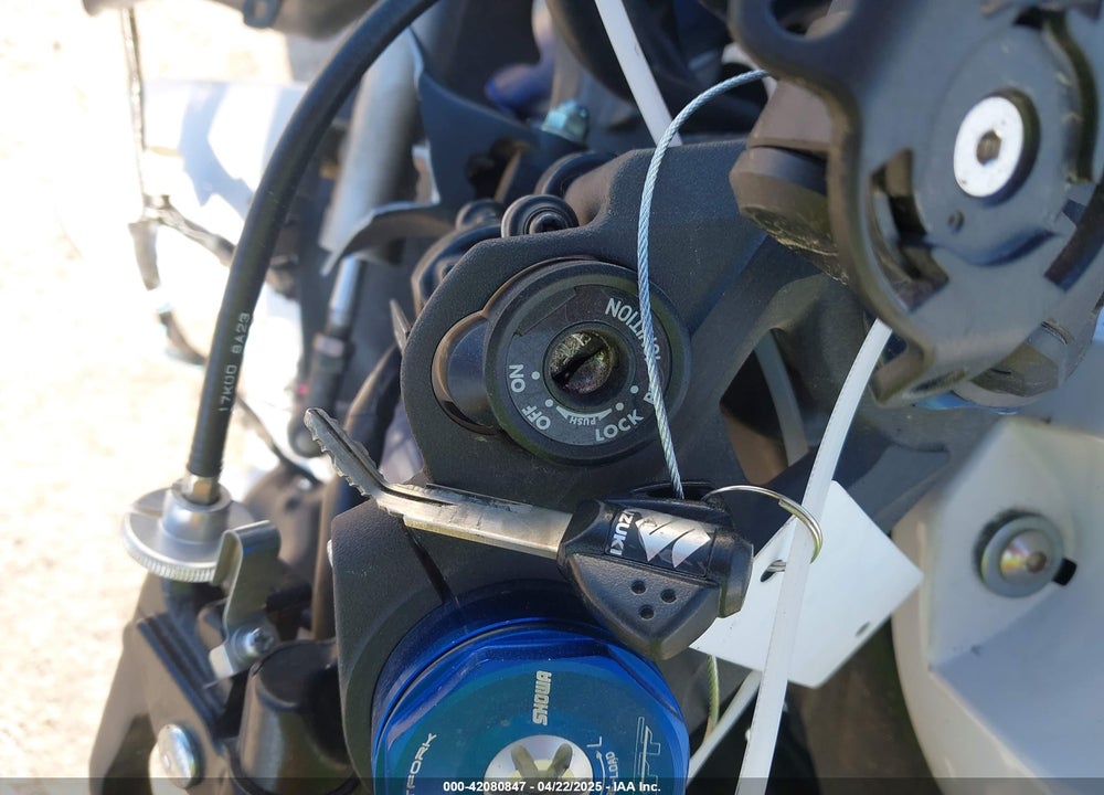 2018 SUZUKI GSX-R1000 R VIN: JS1DM11H9J2100825