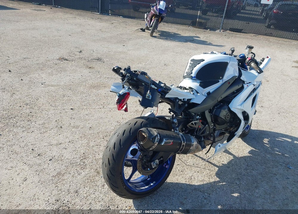 2018 SUZUKI GSX-R1000 R VIN: JS1DM11H9J2100825