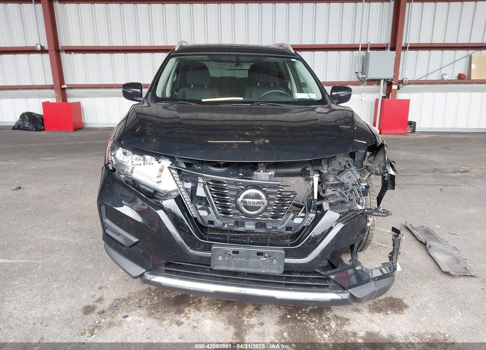 2018 NISSAN ROGUE SV VIN: KNMAT2MT8JP519057