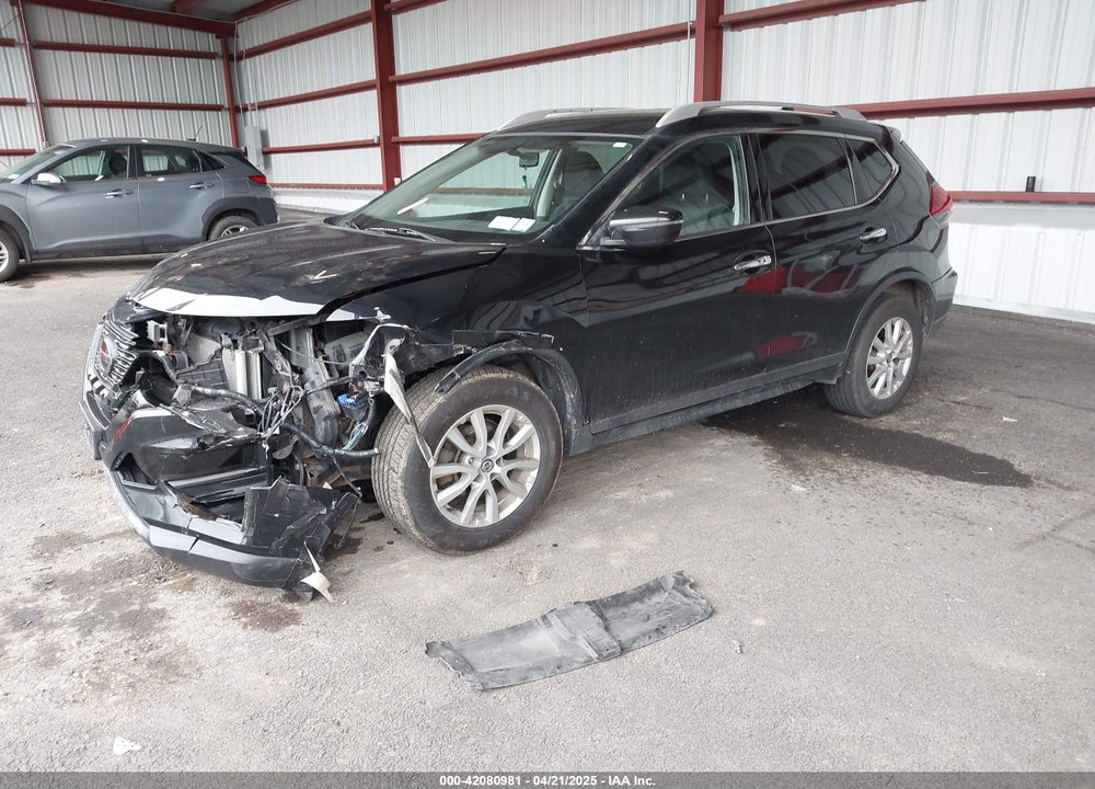 2018 NISSAN ROGUE SV VIN: KNMAT2MT8JP519057