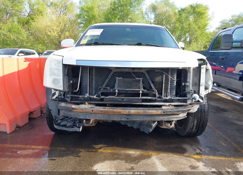2010 CADILLAC ESCALADE LUXURY VIN: 1GYUKBEF6AR122941