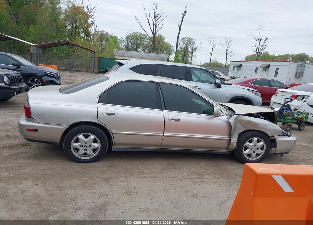 1997 HONDA ACCORD EX V6 VIN: 1HGCE6678VA007335