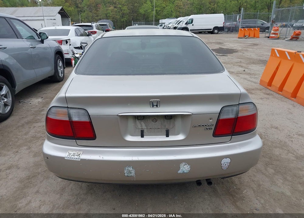1997 HONDA ACCORD EX V6 VIN: 1HGCE6678VA007335