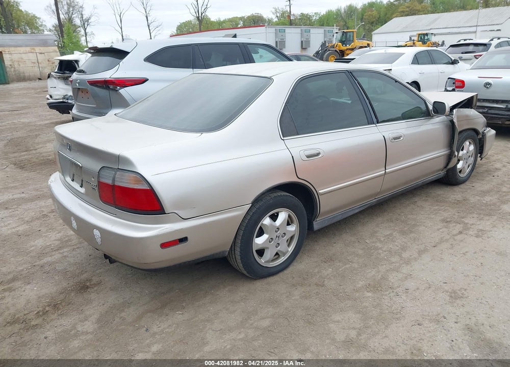 1997 HONDA ACCORD EX V6 VIN: 1HGCE6678VA007335