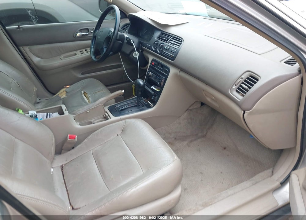 1997 HONDA ACCORD EX V6 VIN: 1HGCE6678VA007335