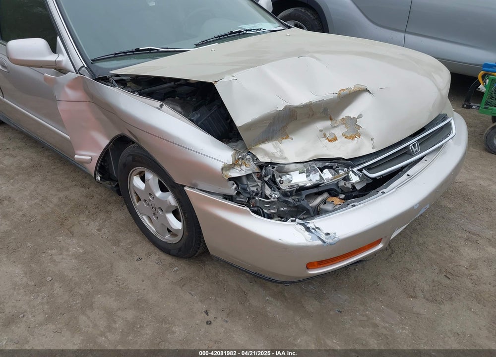 1997 HONDA ACCORD EX V6 VIN: 1HGCE6678VA007335