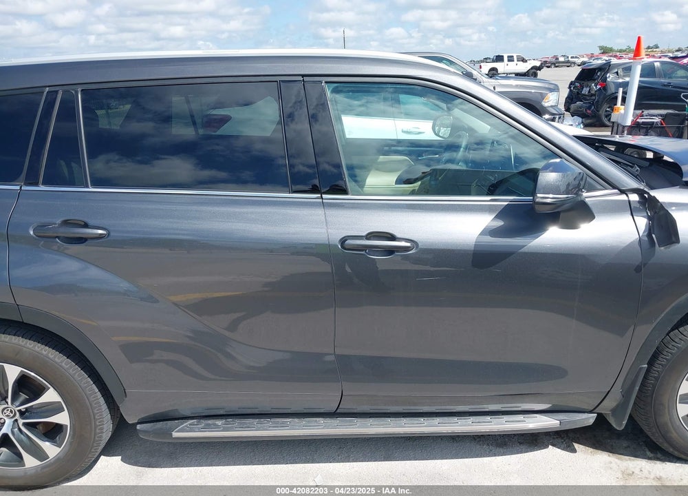 2022 TOYOTA HIGHLANDER VIN: 5TDGZRAH2NS552455