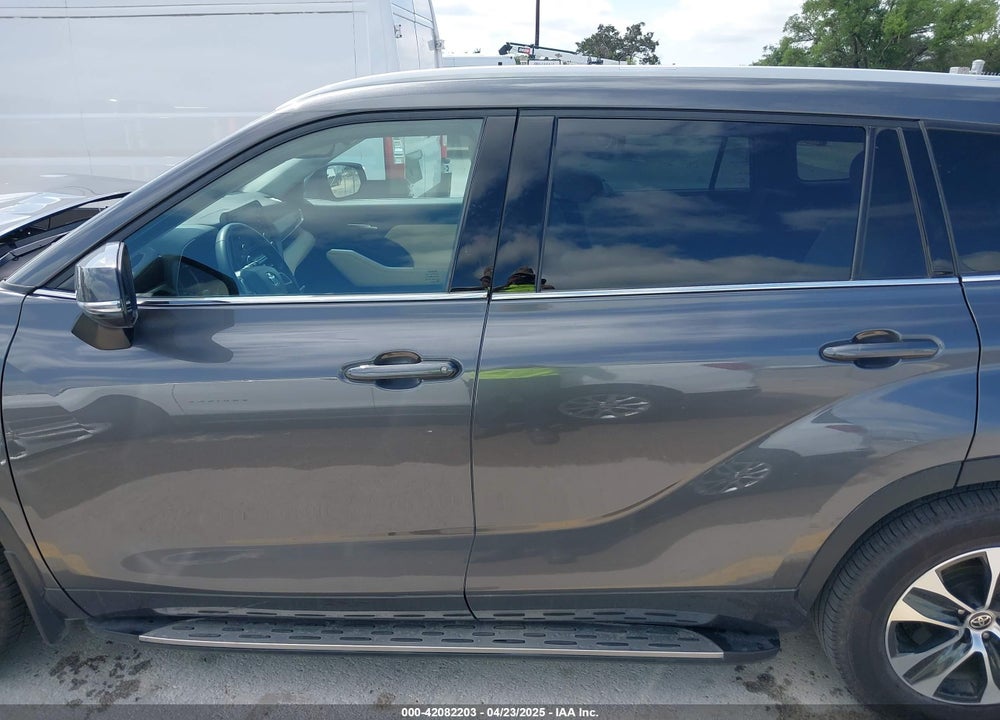 2022 TOYOTA HIGHLANDER VIN: 5TDGZRAH2NS552455