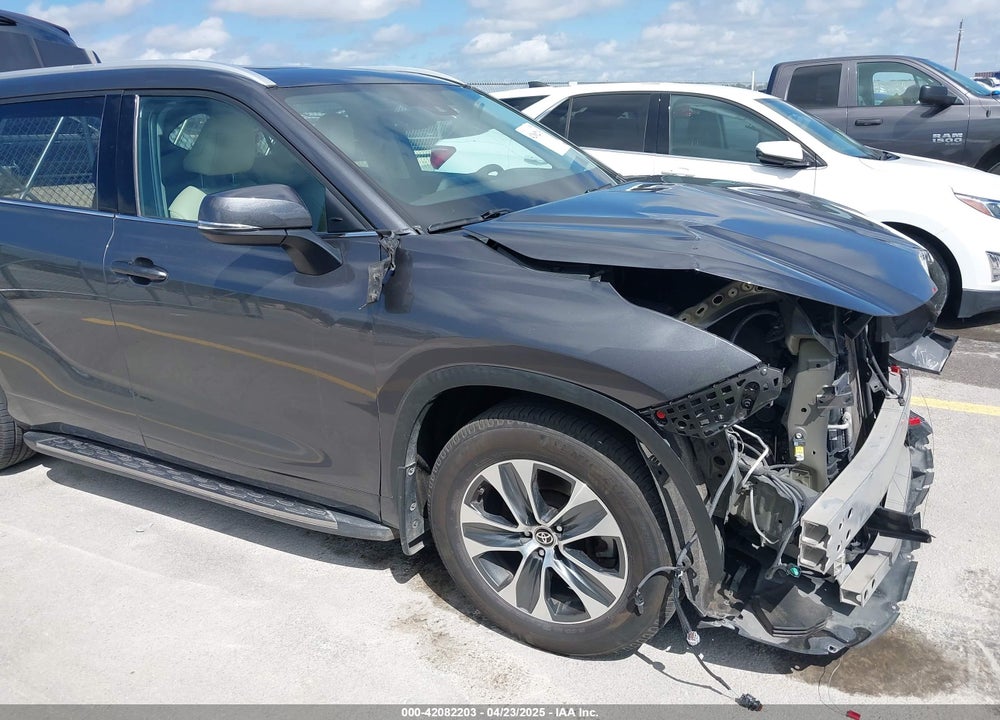 2022 TOYOTA HIGHLANDER VIN: 5TDGZRAH2NS552455